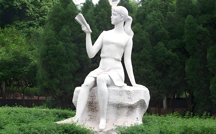 千年匠心，傳世之美——優(yōu)藝雕塑定制人物石雕藝術(shù)