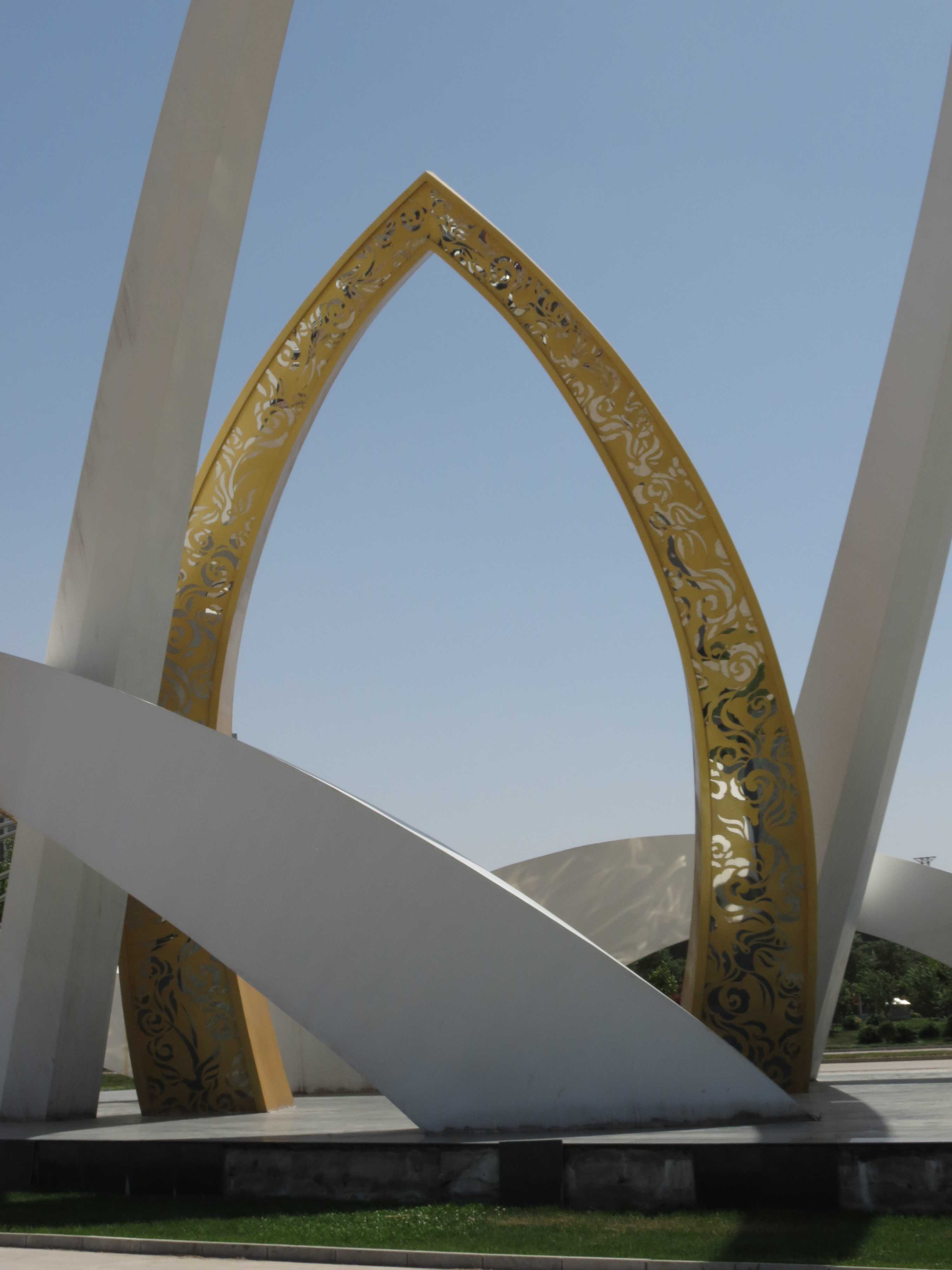 大型不銹鋼雕塑，機(jī)場(chǎng)不銹鋼雕塑，廣場(chǎng)景觀雕塑